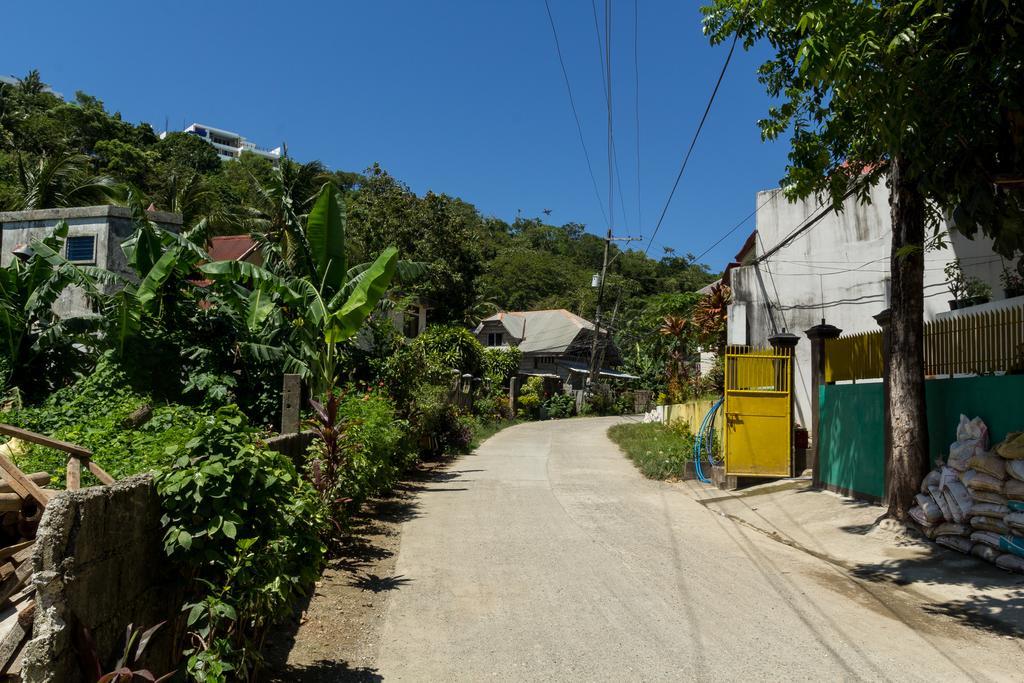 Koko'S Place Diniwid Balabag  ภายนอก รูปภาพ